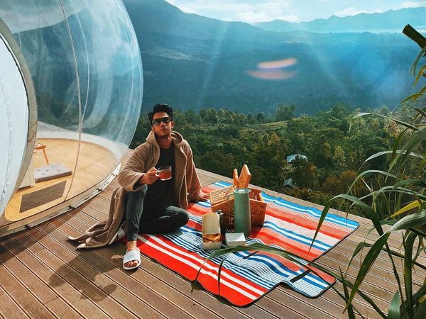 Gantengnya Joshua March, Penyanyi Keren yang Hobi Ngopi