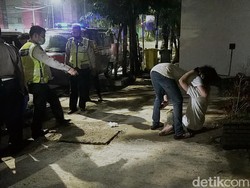 Pengemudi Ayla yang Tabrak Tiang Traffic Light di Surabaya Diduga Mabuk