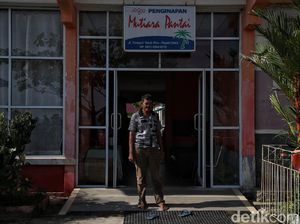 Pensiunan Guru Ini Jadi Pionir Pendiri Penginapan di Rupat