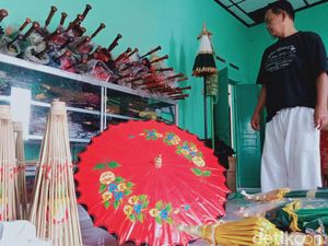 Corona Hantam Omzet Perajin Payung Lukis di Klaten Corona Hantam Omzet Perajin Payung Lukis di Klaten