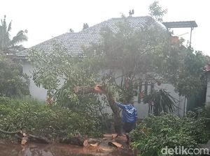 Hujan Disertai Lisus di Klaten, Belasan Rumah Rusak