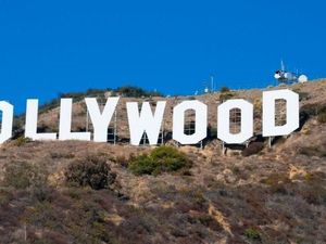 Pria Asal Indonesia yang Jadi Ratu Penipu Hollywood Akan Diekstradisi ke AS Pria Asal Indonesia yang Jadi Ratu Penipu Hollywood Akan Diekstradisi ke AS