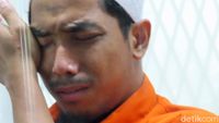 Ragam Ekspresi Ustadz Maaher di Polisi