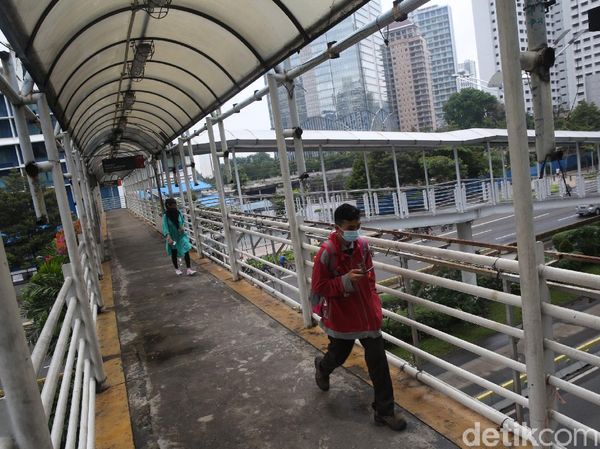 Bakal Direvitalisasi, JPO Sudirman Akan Dilengkapi Jalur Sepeda