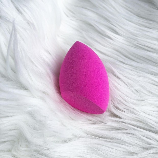 Blender sponge lokal/ foto: instagram.com/lolabeau.id/ Blender sponge lokal