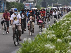 DKI Masih PSBB Transisi, Bundaran HI Tetap Dipadati Warga Olahraga