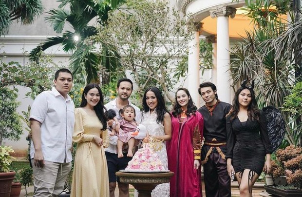 Chelsea dan Rob/Instagram.com Chelsea pun nampaknya sudah akrab dengan keluarga dari sang kekasih.