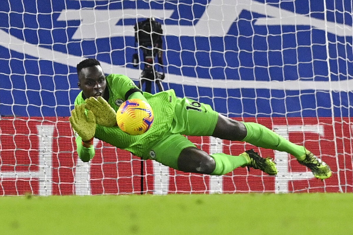 Edouard Mendy Akhirnya Buat Kesalahan (AP/Justin Tallis)