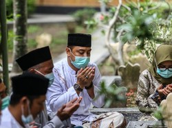 Masa Tenang Pilkada, Eri Cahyadi Ziarah ke Makam Pendiri NU