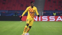 Striker muda Ousmane Dembele punya torehan 11 gol bersama Barcelona di musim ini (AFP/ATTILA KISBENEDEK)