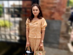 Pengalaman Istri Mensos Juliari Batubara Saat Ikut Beri Bansos untuk Warga