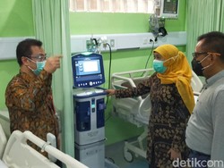 Khofifah Resmikan IGD Khusus Penyakit Menular RSU Soetomo