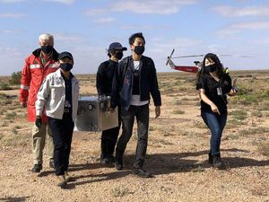 Hebat, Jepang Sukses Daratkan Sampel Asteroid Purba Hebat, Jepang Sukses Daratkan Sampel Asteroid Purba