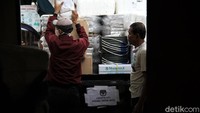Logistik Pilkada Depok Mulai Didistribusikan ke Kelurahan