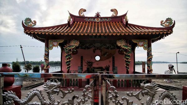 Melihat Lebih Dekat Kelenteng Tertua di Pulau Perbatasan Rupat
