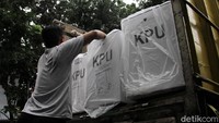 Melihat Proses Distribusi Kotak Suara Jelang Pilkada 2020