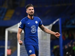 Pirlo Tertarik Giroud, Mau Bawa ke Juventus?