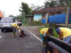 Pemprov Jateng Ternyata Sudah Turunkan Tim Perbaiki Jalan Rusak di Banjarnegara