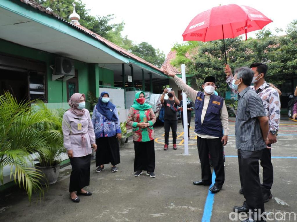 Sekolah Dilaporkan Rusak, Pj Bupati Sidoarjo Desak Lelang Perbaikan Dipercepat