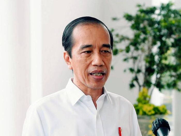 Presiden Joko Widodo menyampaikan keterangan pers terkait penetapan Menteri Sosial Juliari P. Batubara sebagai tersangka