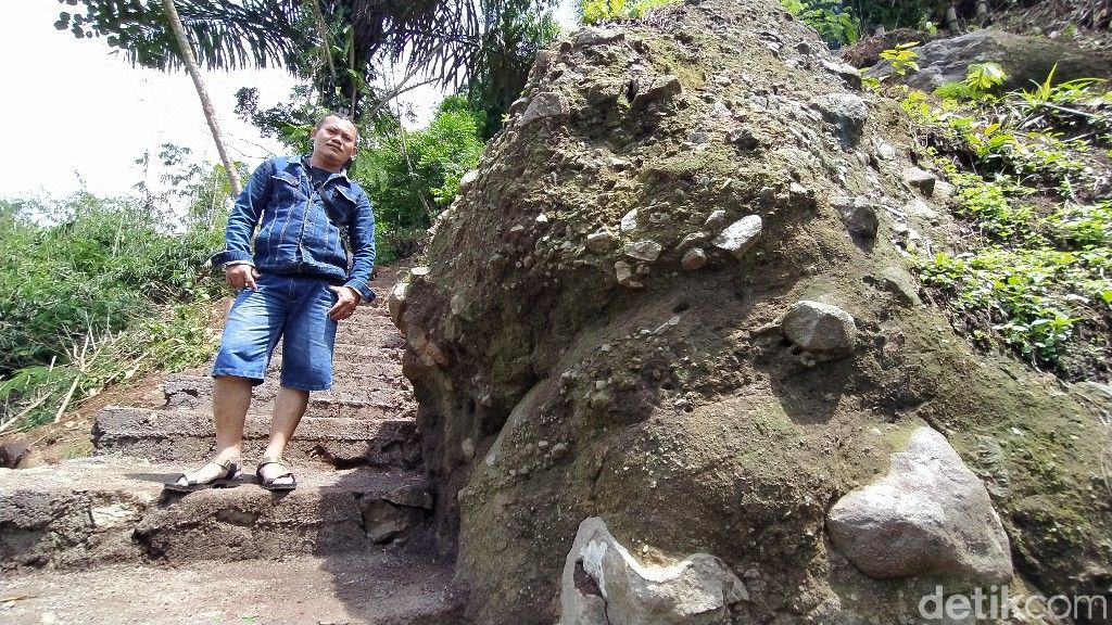 Puncak Batu Walet di Ciamis