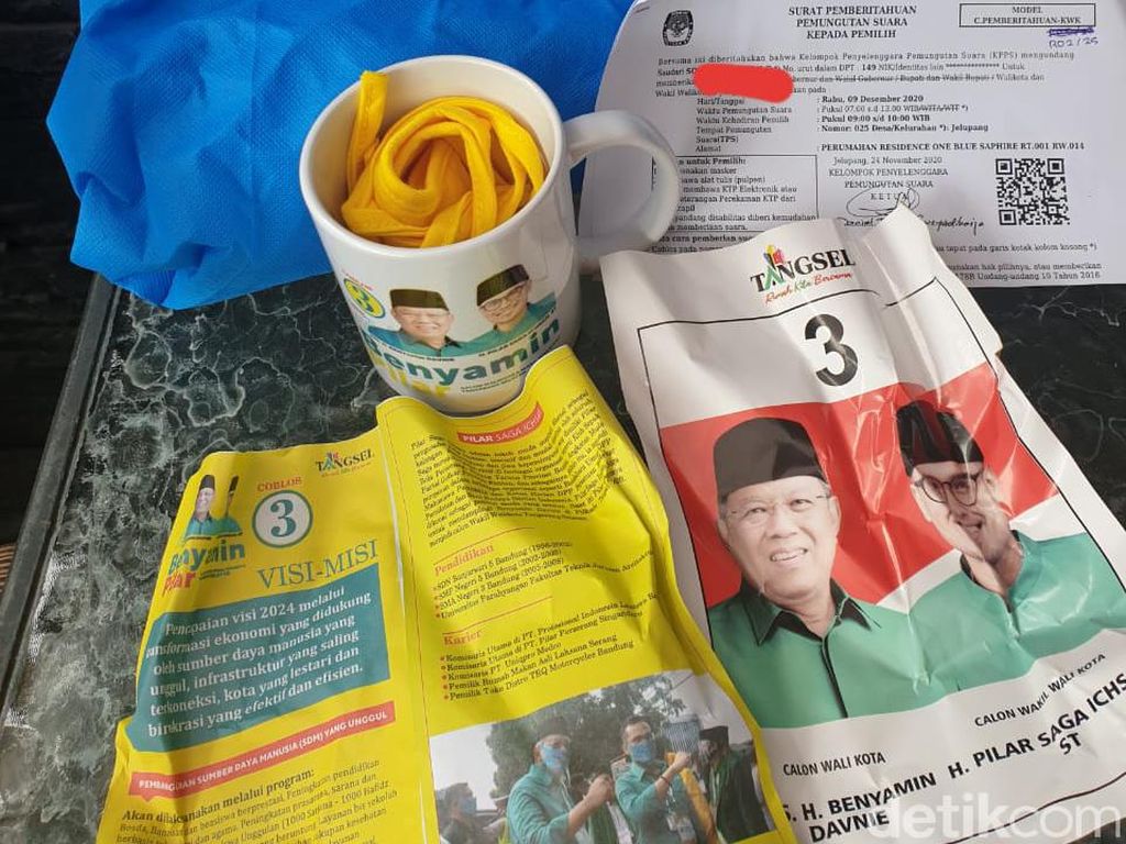 Bonnie Triyana Laporkan Tim Benyamin-Pilar soal Bingkisan Nyelip di Form C Bonnie Triyana Laporkan Tim Benyamin-Pilar soal Bingkisan Nyelip di Form C