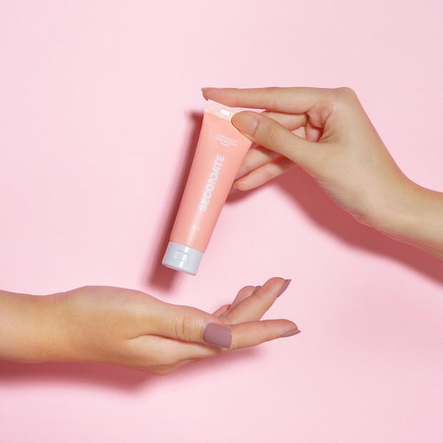 Secondate Antibacterial Hand Sanitizing Cream / Foto: secondatebeauty.com