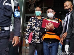 Diborgol, Tersangka Suap Bansos Corona Harry Sidabuke Dibawa ke Rutan KPK