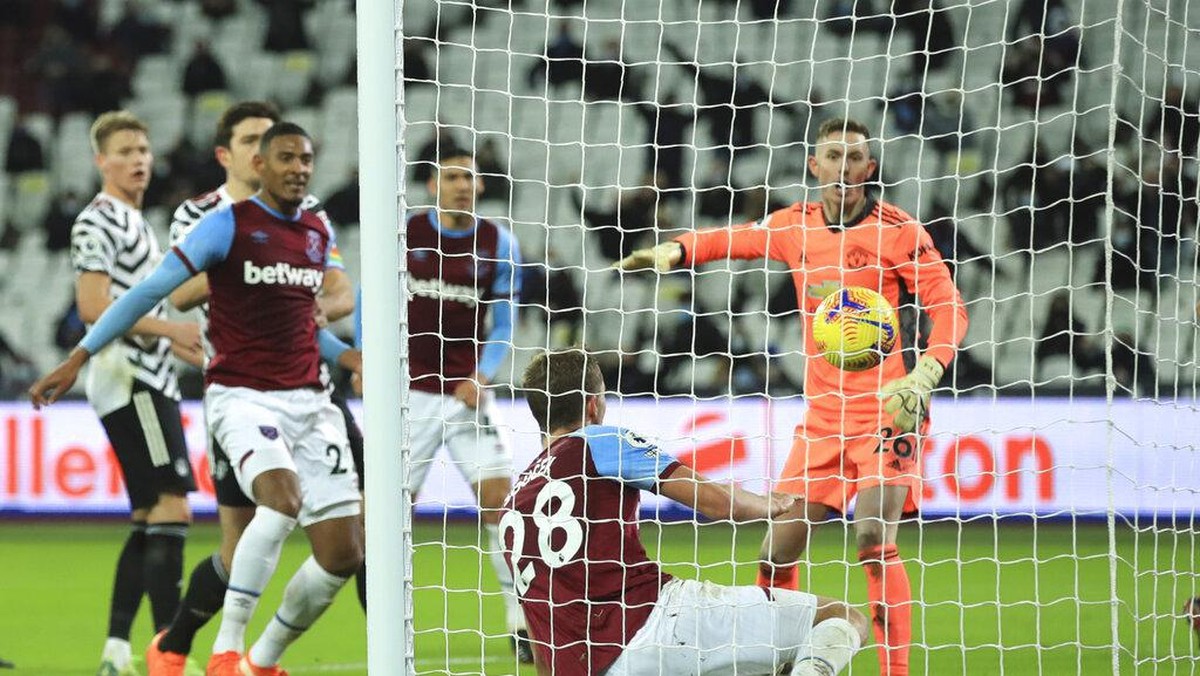 Man United tertinggal 0-1 dari West Ham di babak pertama (AP/Adam Davy)