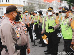 1.022 Personel Disiagakan untuk Pengamanan TPS-TPS di Surabaya 1.022 Personel Disiagakan untuk Pengamanan TPS-TPS di Surabaya