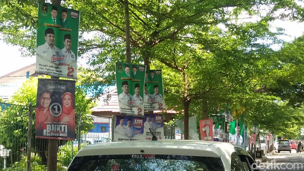 Penampakan Baliho Paslon Pilwalkot Makassar Bertebaran di Masa Tenang Penampakan Baliho Paslon Pilwalkot Makassar Bertebaran di Masa Tenang
