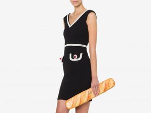 Moschino Diejek Netizen, Jual Tas Rp 14 Jutaan yang Bentuknya Mirip Roti Moschino Diejek Netizen, Jual Tas Rp 14 Jutaan yang Bentuknya Mirip Roti