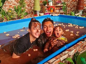 Mandi Cokelat Demi Konten, Baim Wong Dihujat