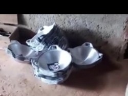 Viral Video Tumpukan Telur-Wajan Berstiker Paslon Pilkada Gunungkidul