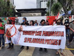 Demo di Polda Metro, Massa Tuntut Habib Rizieq Ditangkap!
