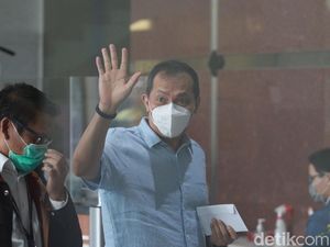 Saut Situmorang: Anda Tak Bisa Mengharap Apa-apa dari KPK Saut Situmorang: Anda Tak Bisa Mengharap Apa-apa dari KPK