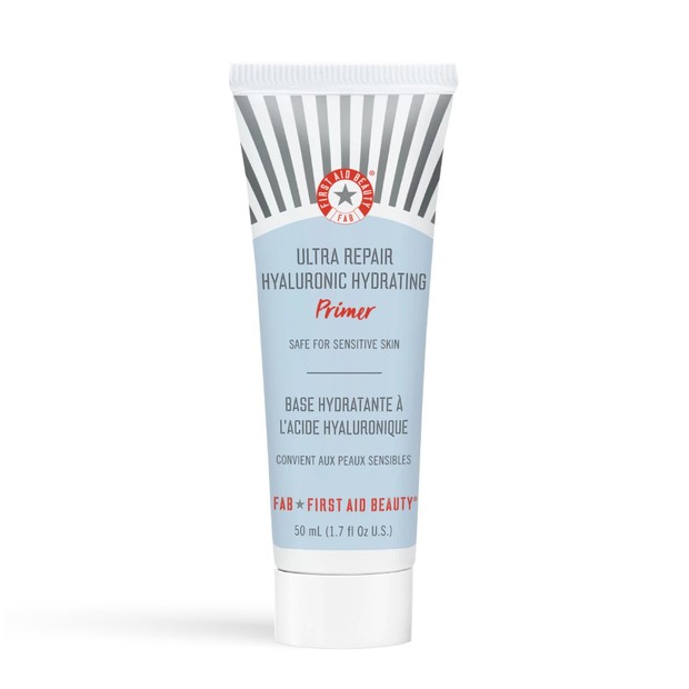 First Aid Beauty juga memiliki primer yang multi-tasking, yaitu primer yang juga melembapkan kulit.