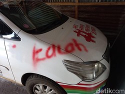 Cawabup Jember Gus Firjaun Diteror, Mobilnya Dicoret Pakai Cat Semprot