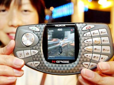 Deretan HP Berdesain Unik dan Aneh yang Pernah Dibuat