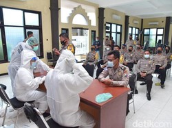 Ratusan Polisi Rapid Test Jelang Pilbup Lamongan