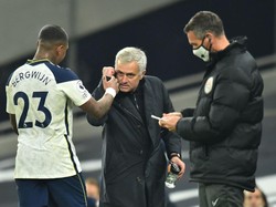 Puasnya Mourinho Melihat Tottenham Pecundangi Arsenal