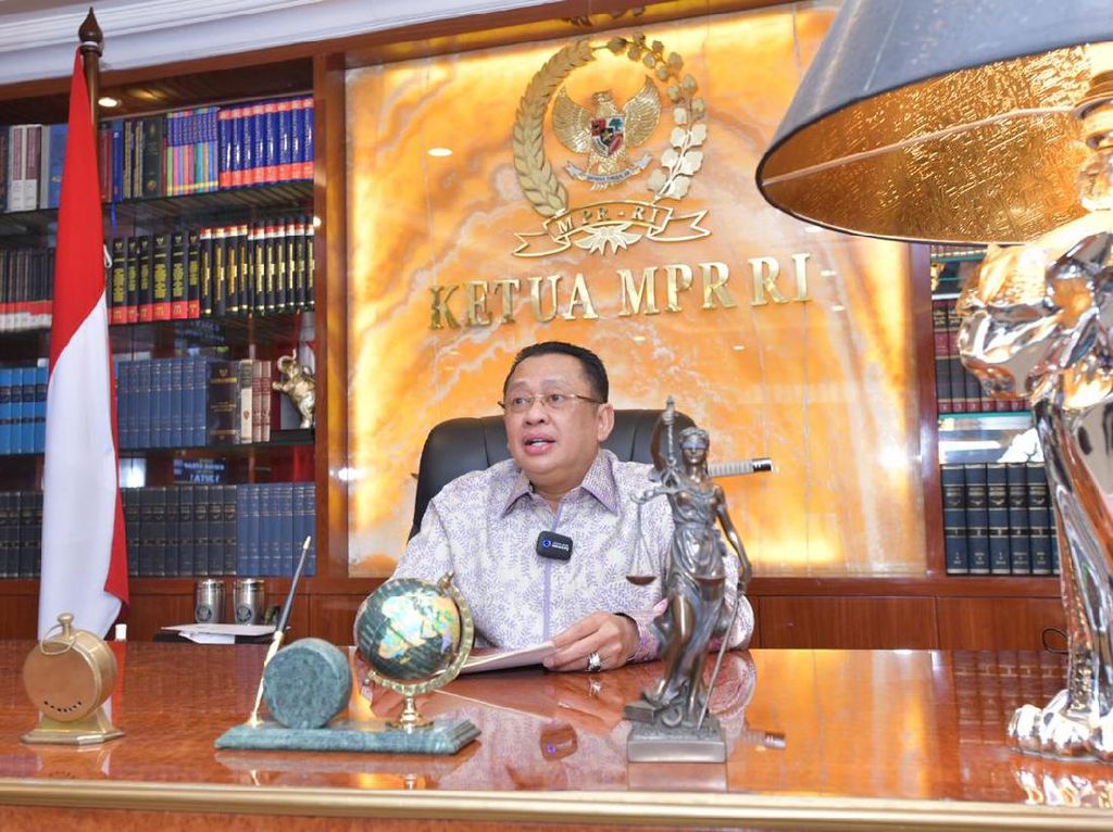 Ketua MPR Ingatkan Tugas Berat Pemerintah Setelah Vaksinasi Ketua MPR Ingatkan Tugas Berat Pemerintah Setelah Vaksinasi