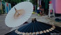 Perajin Payung Pemakaman Gigit Jari Gegara Pandemi