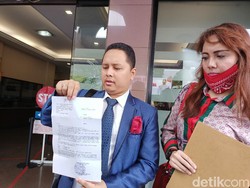 Beri Keterangan, Pelapor Video Syur Mirip Jedar-Anya Datangi Polres Jaksel