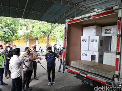Logistik Pilbup Mojokerto Disebar ke 18 Kecamatan dengan Pengawalan Ketat
