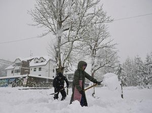 Potret Spanyol Diselimuti Salju