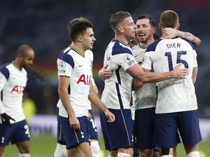 Tiga Pemain Tottenham Langgar Protokol COVID-19 Saat Rayakan Natal Tiga Pemain Tottenham Langgar Protokol COVID-19 Saat Rayakan Natal