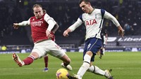 Memimpin satu gol, Tottenham terus menyerang. Glyn Kirk/Pool via AP.