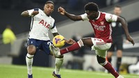Arsenal yang kesulitan membongkar pertahanan Tottenham, hanya bisa mendapat 2 shot on goal dari 11 tendangan, itu pun tak ada yang membuahkan gol. Glyn Kirk/Pool via AP.