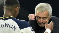 Mourinho mengaku timnya tak begitu bagus di babak kedua, di mana mereka banyak ditekan Arsenal. Namun Mourinho memilih bermain aman karena timnya sudah unggul dua gol dan tak mau membuang-buang kesempatan menang. Glyn Kirk/Pool via AP.